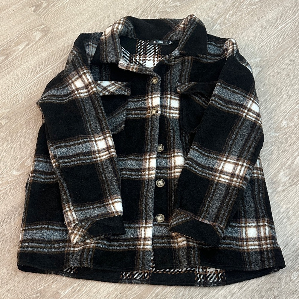 Missguided jacket 
Woman’s size 8 
Fits bigger M or smaller L 
100% polyester